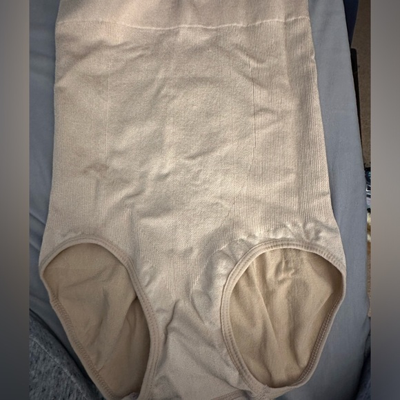 Shapewear - Picture 1 of 3